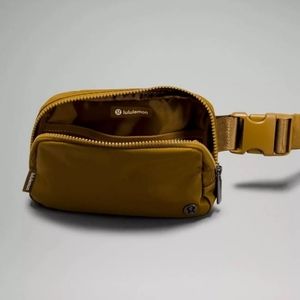 Lululemon everywhere belt bag burnt caramel